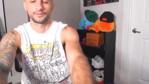 Snapshot of papijakey chatting on October 5, 12:08 am -- New Videos Down Below online show from October 5, 12:08 am