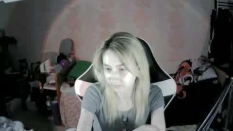 paradise_shade online show from November 24, 5:33 pm