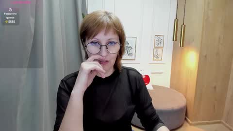 Paris online show from March 12, 7:36 pm