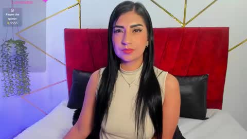 paris_evans_01 online show from December 5, 12:25 pm