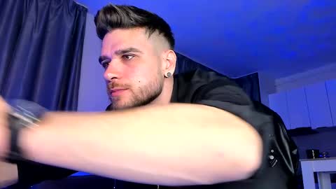 Paris online show from March 10, 1:01 am