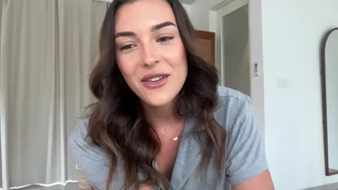 ParisBabyxox online show from October 21, 1:33 am