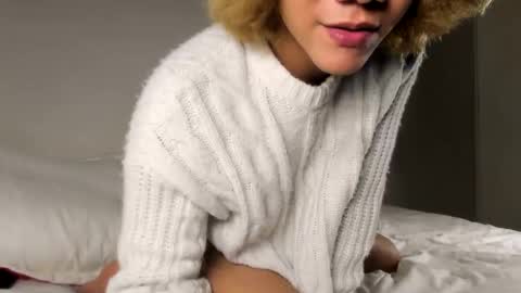 connie online show from December 15, 11:42 pm