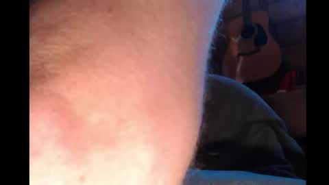 Snapshot of parrotpenis1 chatting on October 6, 9:32 pm parrotpenis1 online show from October 6, 9:32 pm