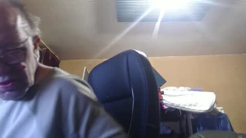 Snapshot of pascal88881 chatting on October 15, 9:10 am pascal88881 online show from October 15, 9:10 am
