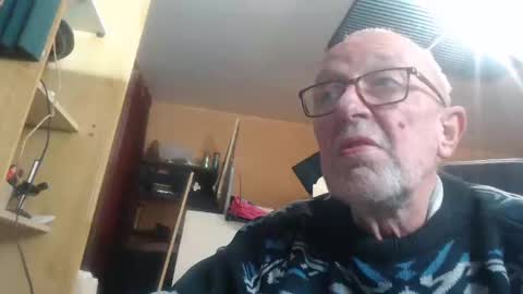 Snapshot of pascal88881 chatting on December 29, 4:08 pm pascal88881 online show from December 29, 4:08 pm