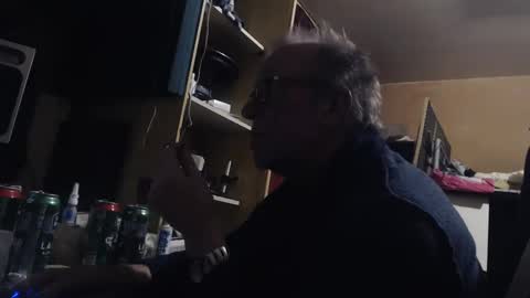 Snapshot of pascal88881 chatting on December 17, 7:28 am pascal88881 online show from December 17, 7:28 am