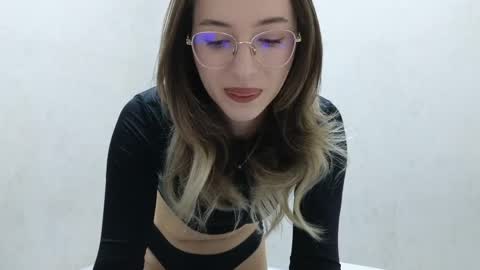 Anna online show from April 29, 7:19 pm