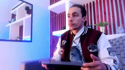 Patrick online show from February 25, 3:42 am