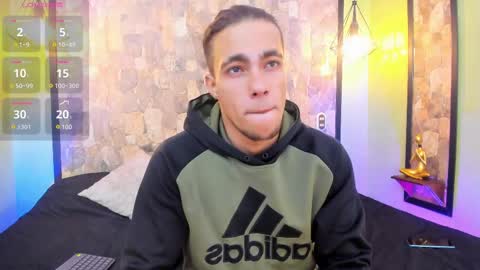 Patrick online show from October 13, 3:52 am