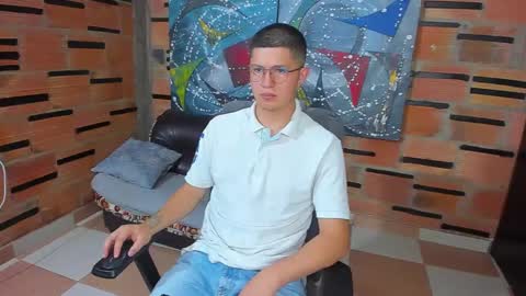 Snapshot of patrik027 chatting on February 25, 9:26 pm .... online show from February 25, 9:26 pm