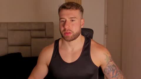 PAUL ROGER online show from December 13, 2:21 am