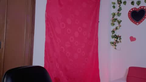 Paula  online show from May 22, 6:42 am
