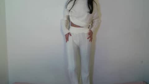 Snapshot of paulainblue chatting on October 30, 4:24 am   online show from October 30, 4:24 am