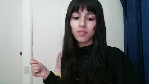 Snapshot of paulainblue chatting on December 4, 4:37 am   online show from December 4, 4:37 am