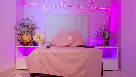 Snapshot of paulina_sodi chatting on September 21, 12:20 pm Paulina online show from September 21, 12:20 pm