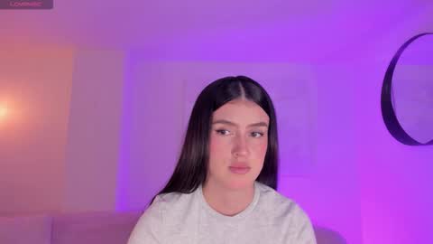 Paulina Santos  online show from November 6, 8:01 pm