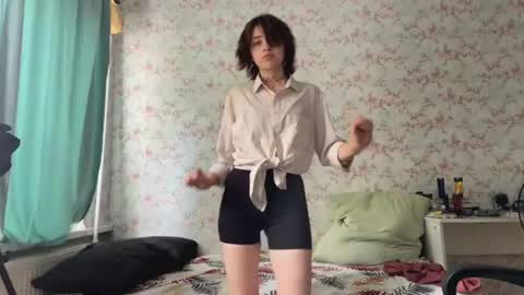 lilyyyyy online show from June 26, 10:10 am