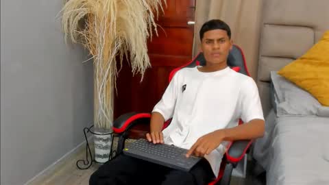 Snapshot of paull_cassidy chatting on September 26, 7:00 pm Paull Cassidy online show from September 26, 7:00 pm