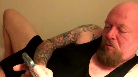 paulyb445 online show from October 29, 4:14 am