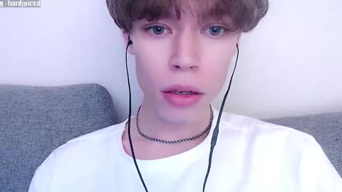 pawclaw online show from October 26, 8:41 pm