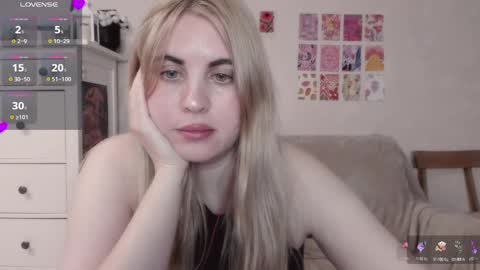 Allisses online show from March 8, 3:45 pm