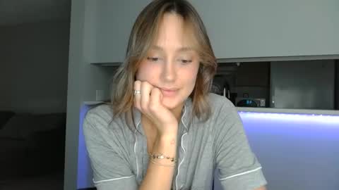 Snapshot of paytondreams chatting on October 2, 12:42 am Payton online show from October 2, 12:42 am