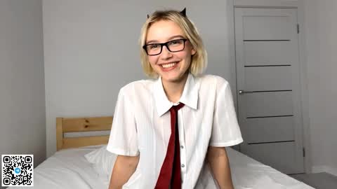 Lola online show from November 16, 3:58 pm