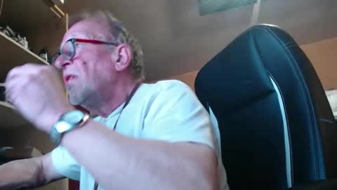 pc8474408 online show from April 14, 6:33 pm