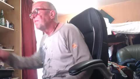 pc8474408 online show from May 24, 11:39 am