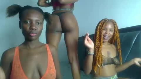 peach_ebonny online show from May 22, 9:05 am