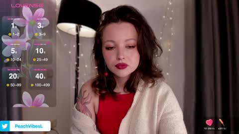 Snapshot of peachvibes chatting on December 21, 8:43 pm Lili online show from December 21, 8:43 pm
