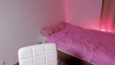 Alice online show from April 13, 6:34 pm