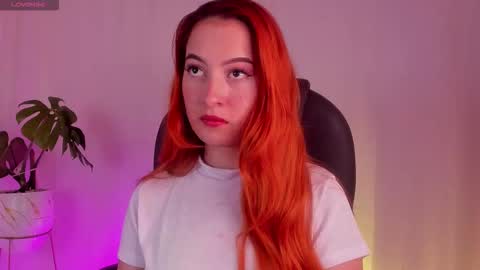 Snapshot of pear__moon chatting on September 15, 12:01 am LILLY online show from September 15, 12:01 am