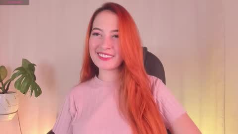 Snapshot of pear__moon chatting on October 19, 1:10 am LILLY online show from October 19, 1:10 am