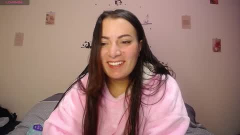 Snapshot of pearl_3 chatting on October 10, 4:07 am Pearl online show from October 10, 4:07 am