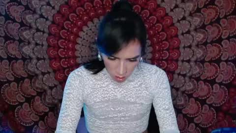 pearlatin online show from May 16, 1:57 am