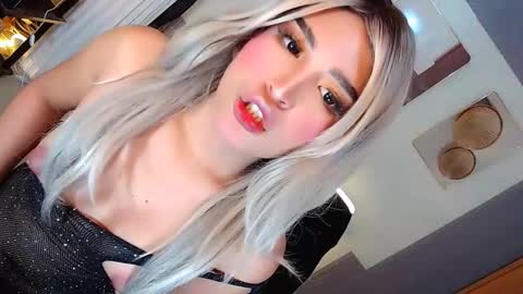 pearldenis online show from December 13, 7:53 pm