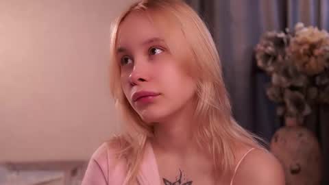 Lily online show from May 20, 4:20 am