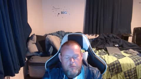 Snapshot of pecker40 chatting on January 8, 1:11 am pecker40 online show from January 8, 1:11 am