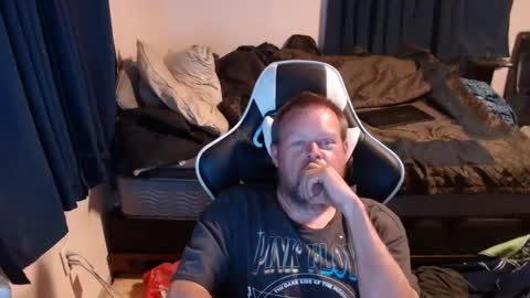 Snapshot of pecker40 chatting on December 19, 3:18 am pecker40 online show from December 19, 3:18 am