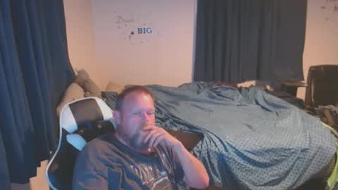 Snapshot of pecker40 chatting on February 9, 2:06 am pecker40 online show from February 9, 2:06 am