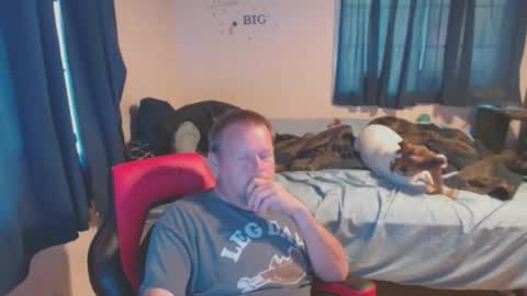 Snapshot of pecker40 chatting on October 17, 7:07 pm pecker40 online show from October 17, 7:07 pm