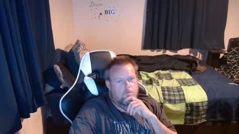 Snapshot of pecker40 chatting on December 21, 10:51 pm pecker40 online show from December 21, 10:51 pm