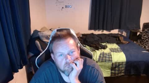 Snapshot of pecker40 chatting on December 22, 6:28 am pecker40 online show from December 22, 6:28 am