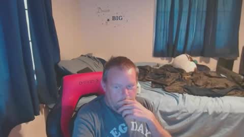 Snapshot of pecker40 chatting on October 18, 7:18 pm pecker40 online show from October 18, 7:18 pm