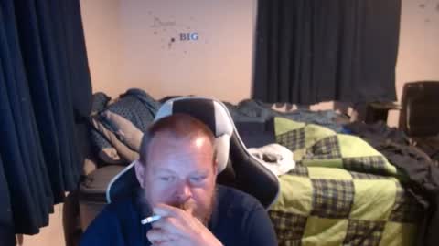 Snapshot of pecker40 chatting on January 28, 2:11 am pecker40 online show from January 28, 2:11 am