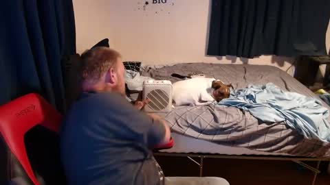 Snapshot of pecker40 chatting on October 6, 2:51 am pecker40 online show from October 6, 2:51 am