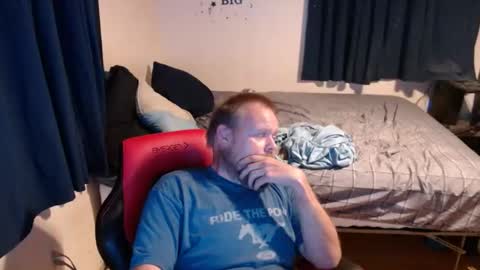 Snapshot of pecker40 chatting on October 5, 1:14 am pecker40 online show from October 5, 1:14 am