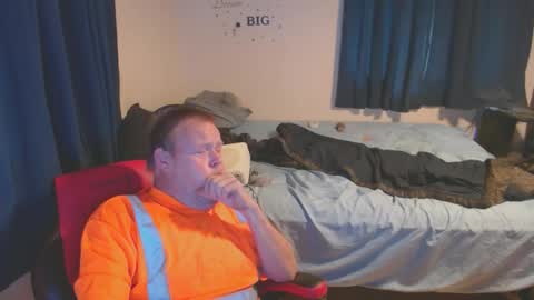 Snapshot of pecker40 chatting on October 12, 7:49 pm pecker40 online show from October 12, 7:49 pm